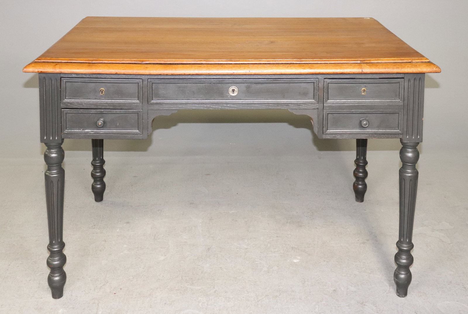 Louis XVI Style Painted Desk: French Louis XVI Style Painted Desk - 30 in tall x 47.5 x 31 - kneehole is 23.25 in tall x 39.5