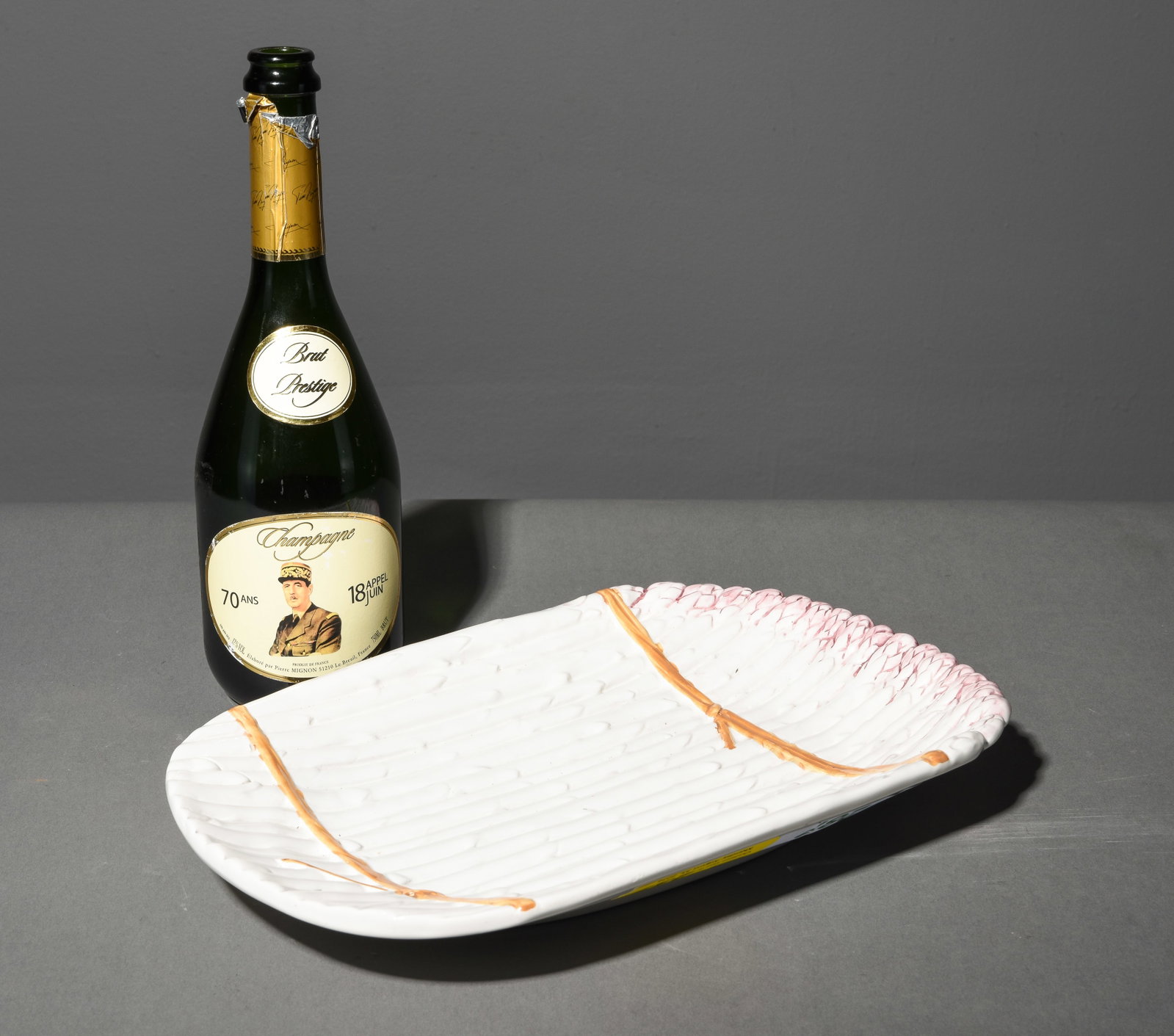 French Majolica Asparagus Platter: French Majolica Asparagus Platter - 1.75 in tall x 14 x 9