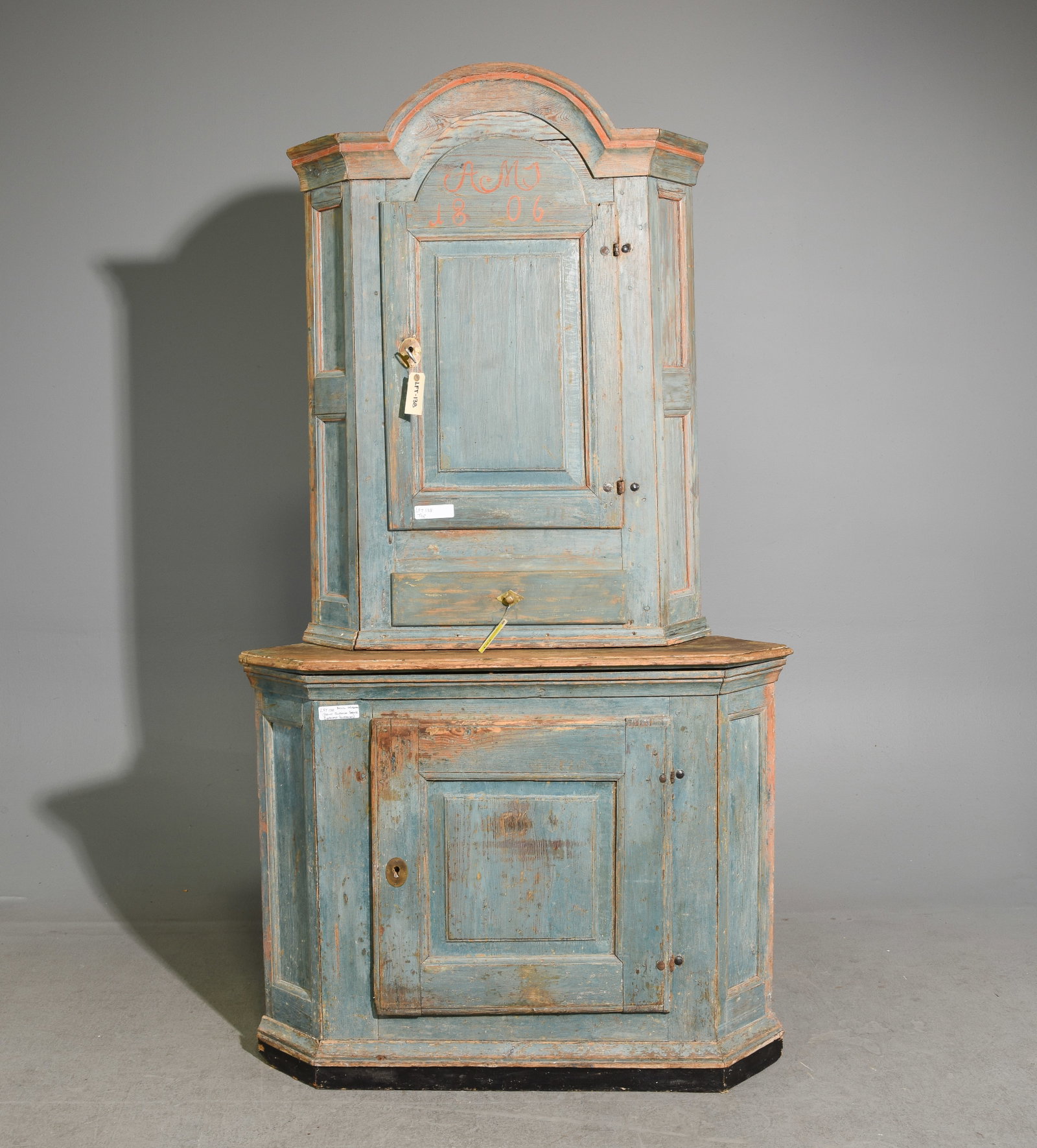 Swedish Gustavian Painted Corner Cabinet c.1806 (1 of 3)