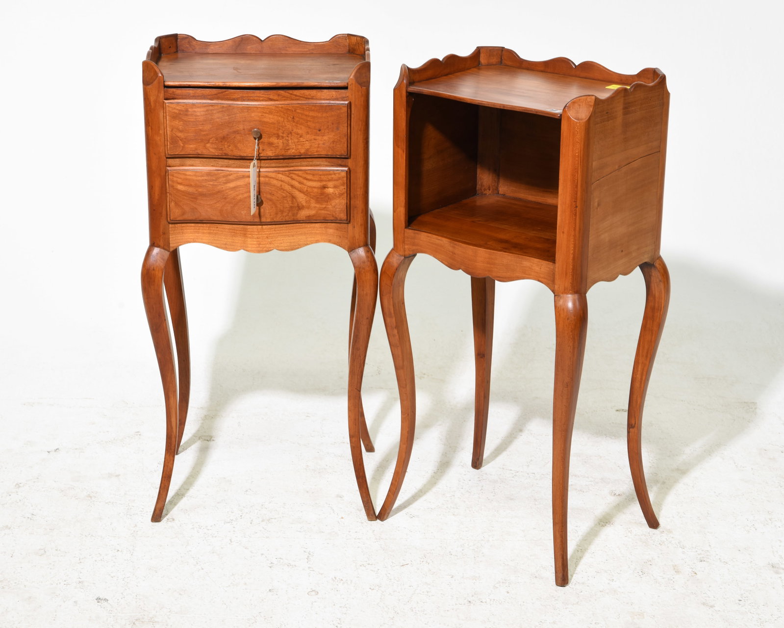 2 Louis XV Style Nightstands / Side Tables (1 of 4)
