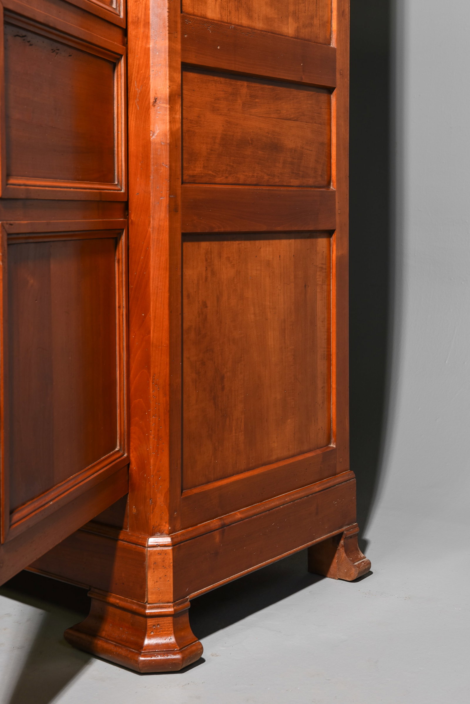 French Cherry Double Door Robe - 4