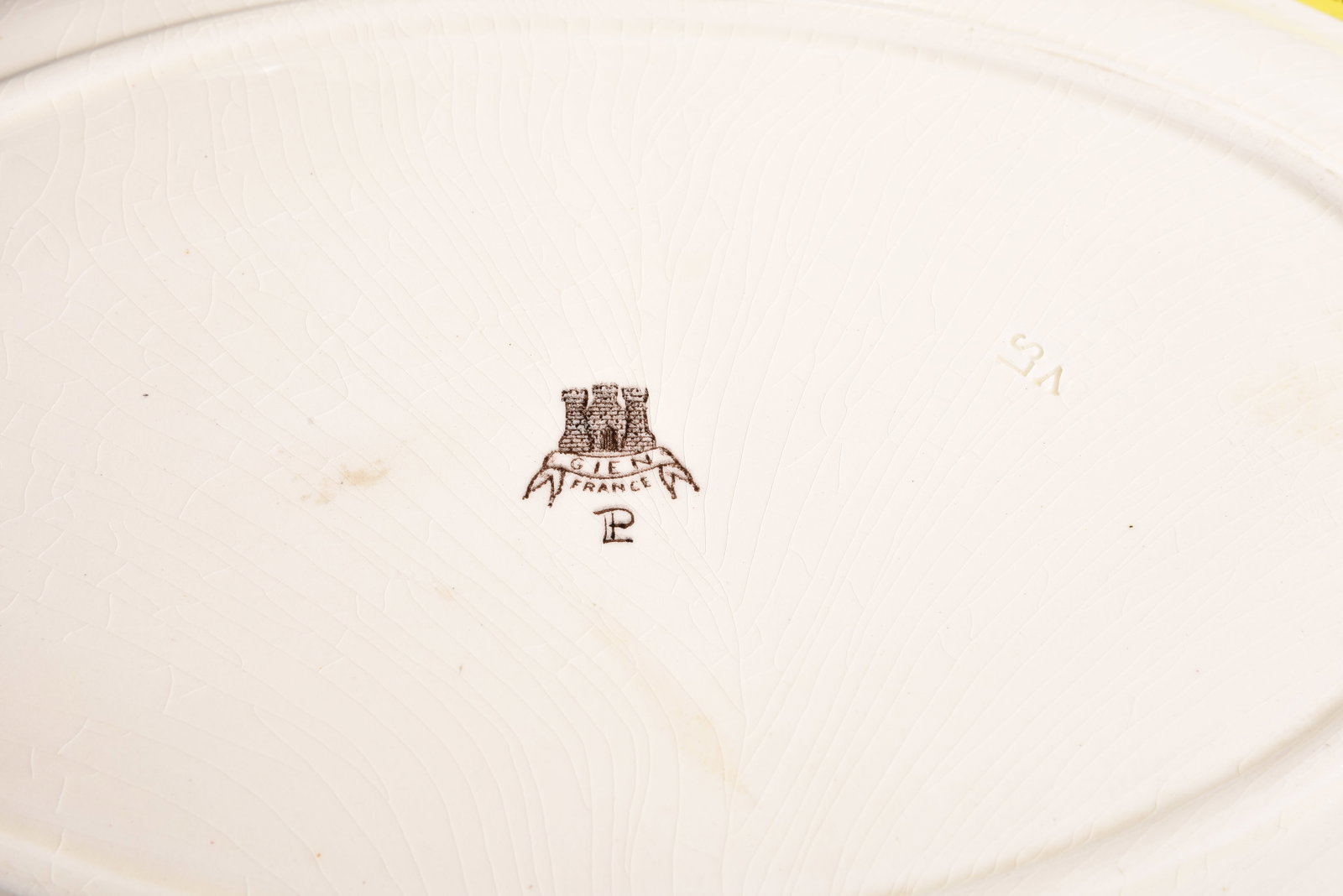 4pcs Assorted Platters / Plates - 9