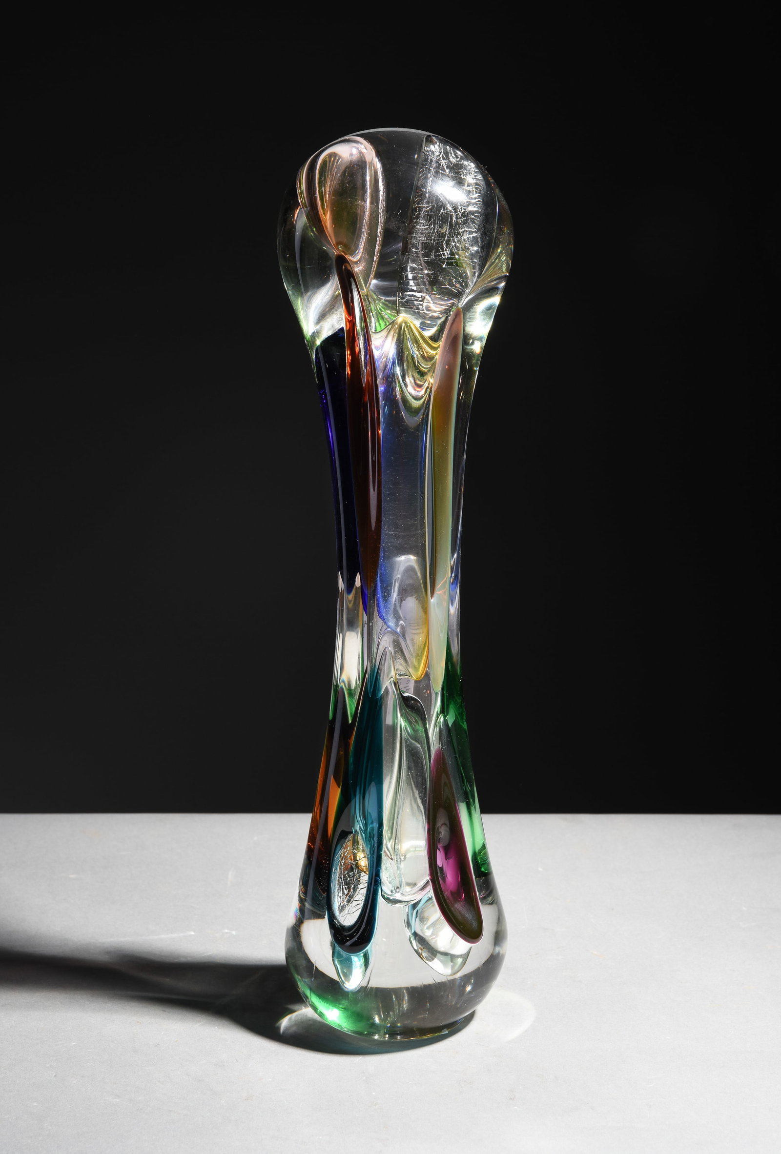 Hand Blown Art Glass Sculpture By Robert Scavuzzo: Hand Blown Art Glass Sculpture By Robert Scavuzzo - 18.5 in tall x 4 x 4