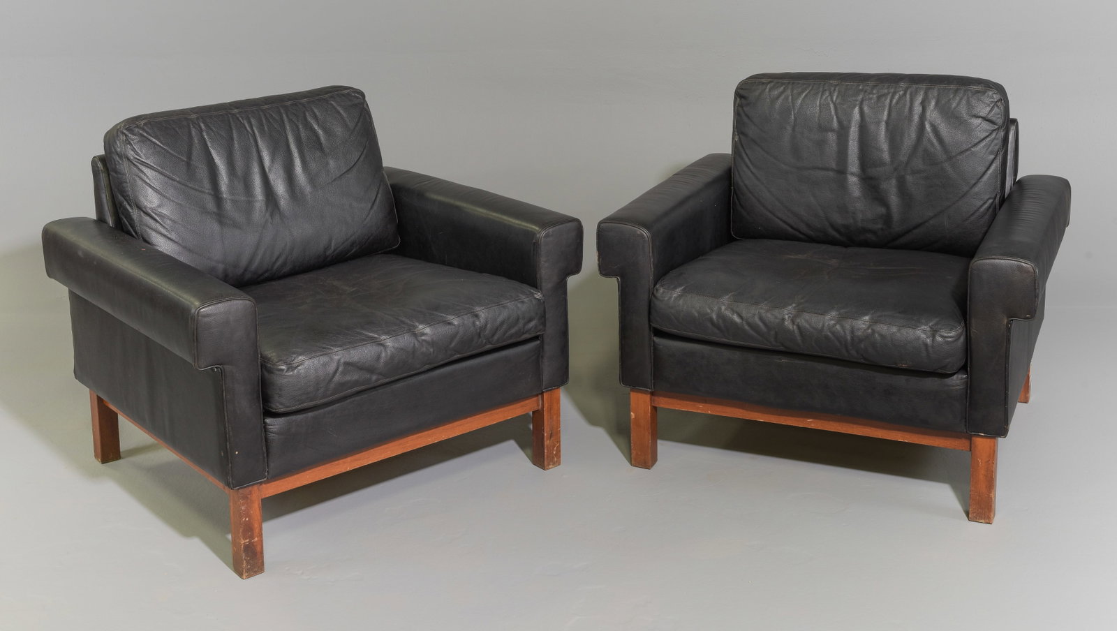 2 Danish Asko Black Leather Lounge Chairs: 2 Mid Century Modern Danish Asko Black Leather Lounge Chairs- 30 in tall x 34.25 x 30.5 each with a seat height of 16 inches