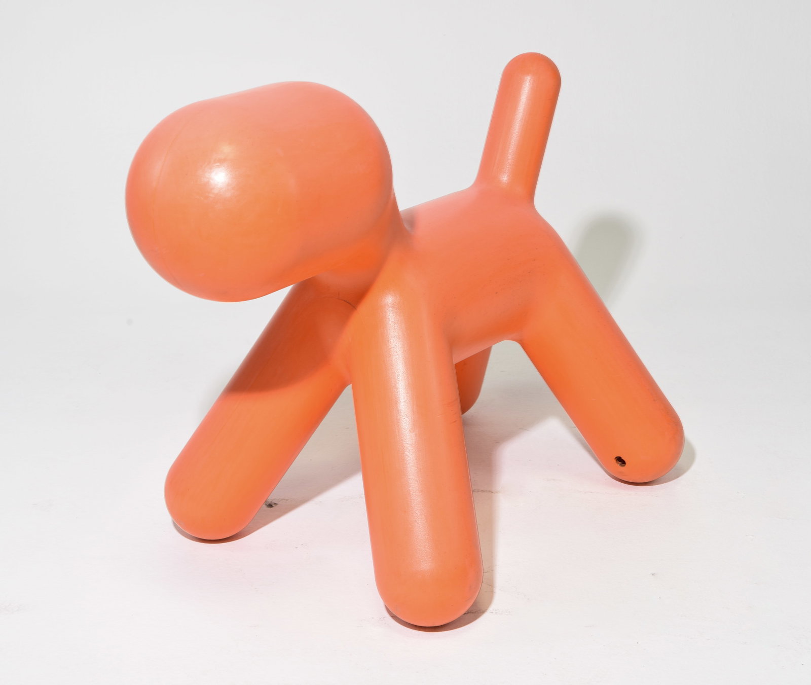 Eero Aarnio for Magis XL Puppy Orange Sculpture / Seat: Eero Aarnio for Magis "Puppy" sculpture and seat, XL size, from the Me Too Collection. Designed by Finnish designer Eero Aarnio and made in Italy of rotational-molded polyethylene. Whimsical stylized 