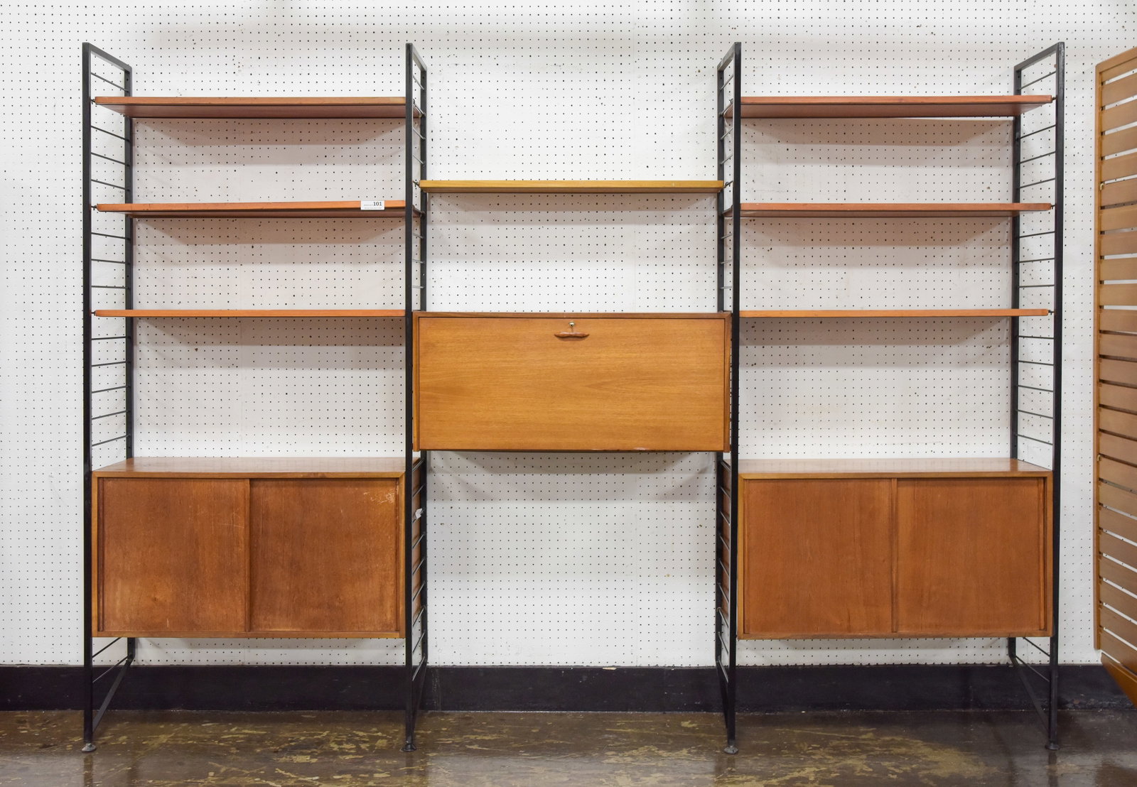 3 Bay Ladderax Wall Unit with Cocktail Cabinet #2 (1 of 8)