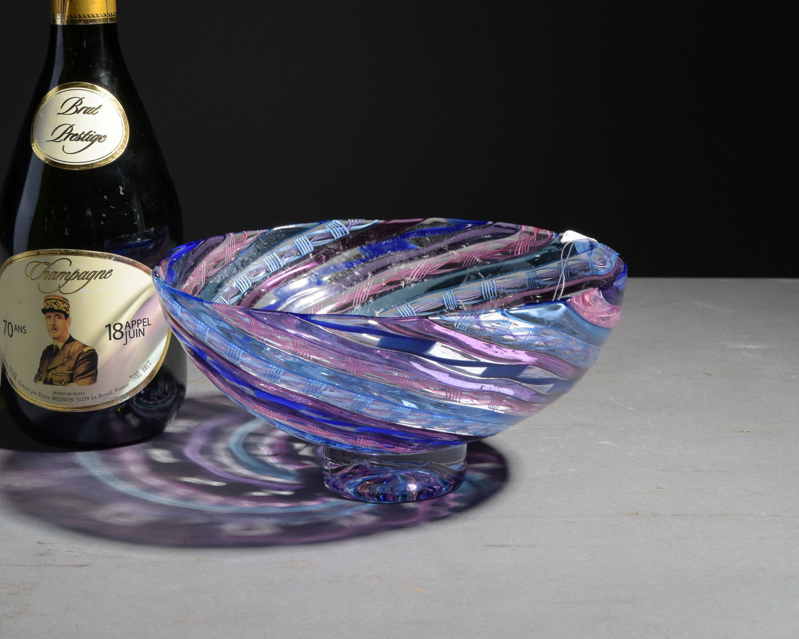 Lori B. Vibrant Art Glass Centerpiece Bowl c.1999: Lori B. Vibrant Art Glass Centerpiece Bowl c.1999 - 4.25 in tall x 8.75 inch diameter