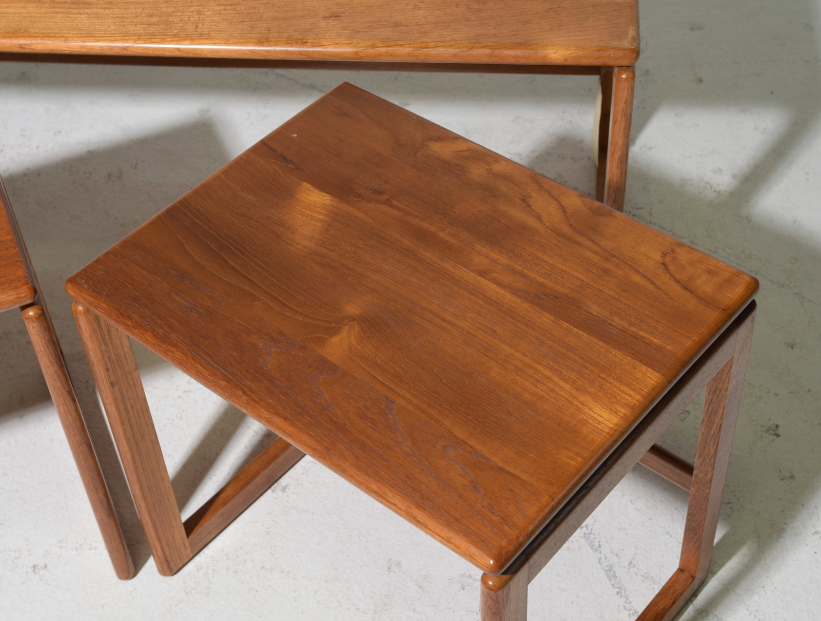 Mid Century Modern Nesting Coffee Table - 4