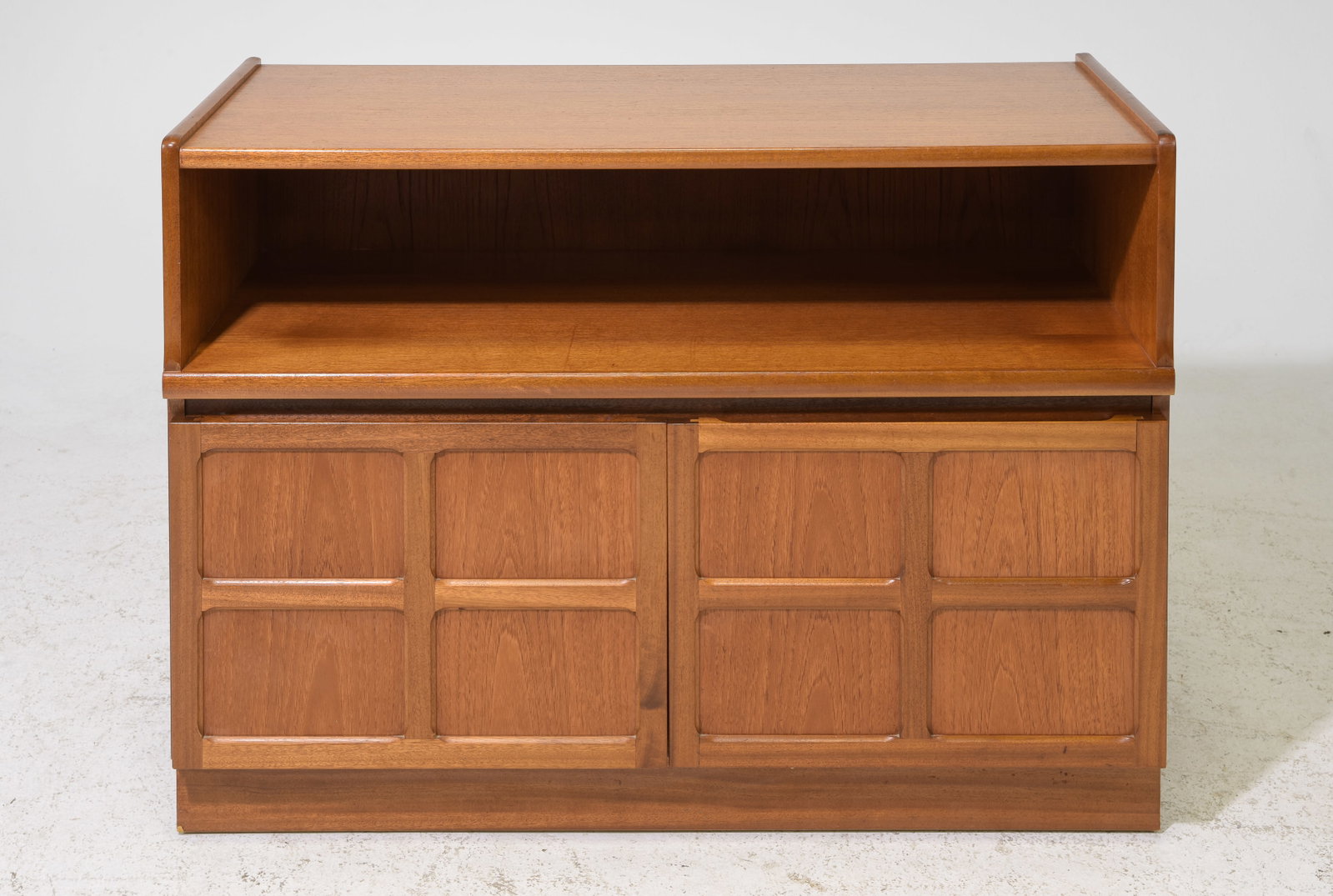 Mid Century Modern Hall / Occasional Cabinet - Nathan (1 of 1)