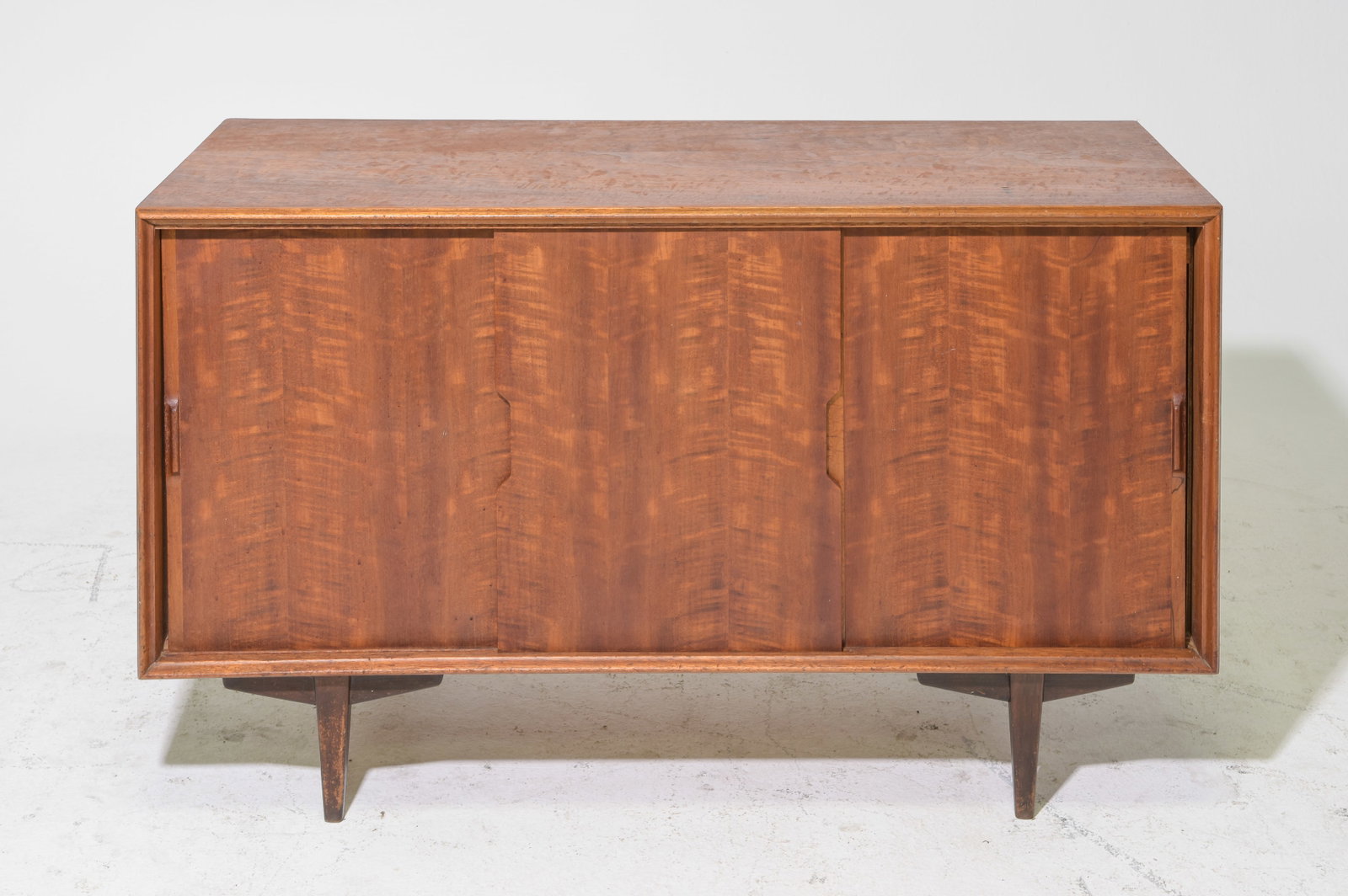 Mid Century Modern Sliding Door Credenza (1 of 7)