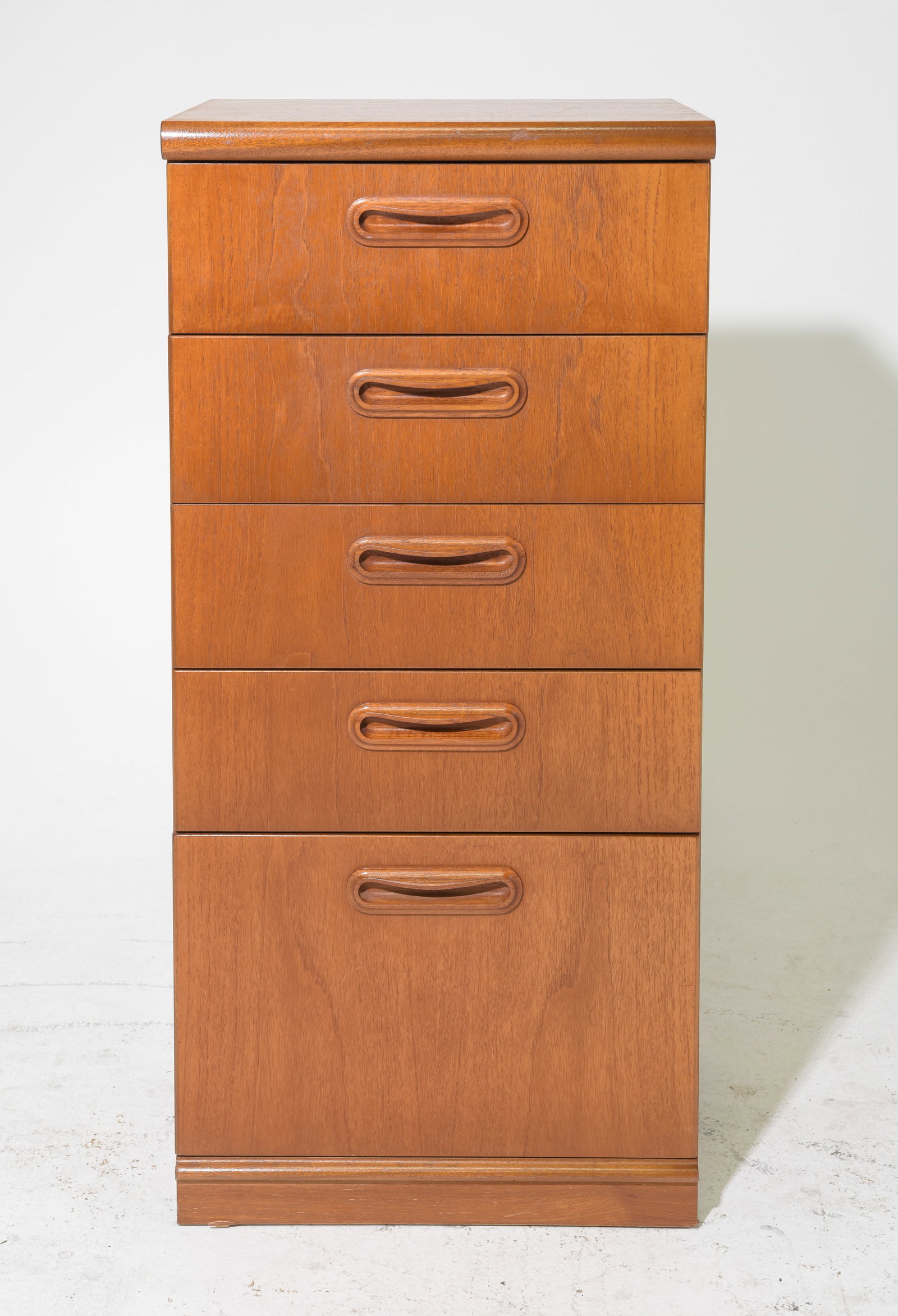 Mid Century Modern 5 Drawer Chest (1 of 6)