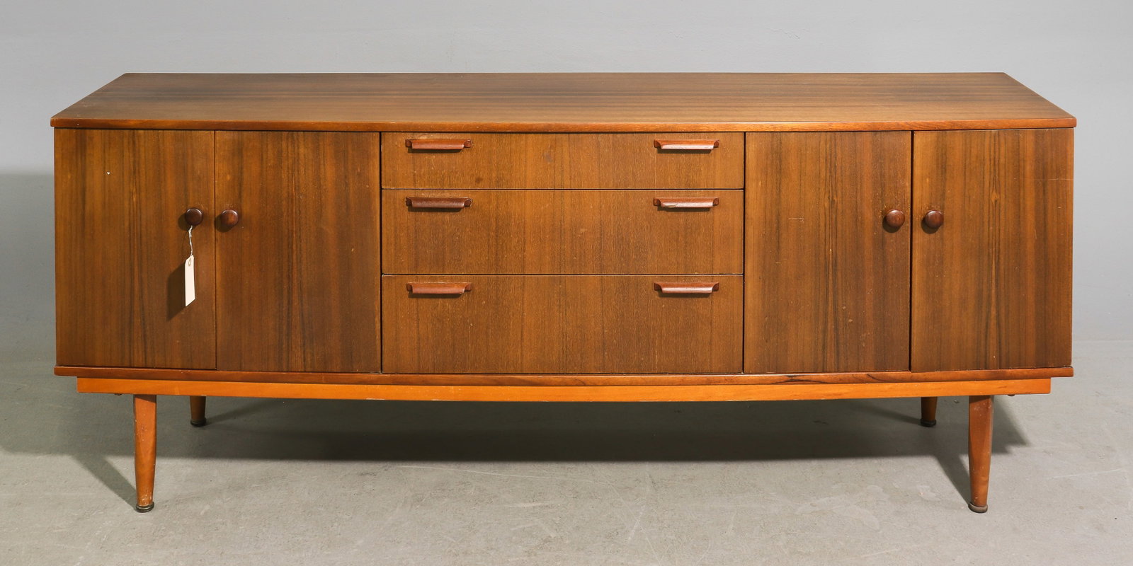 Mid Century Modern Bow Front Sideboard (1 of 7)