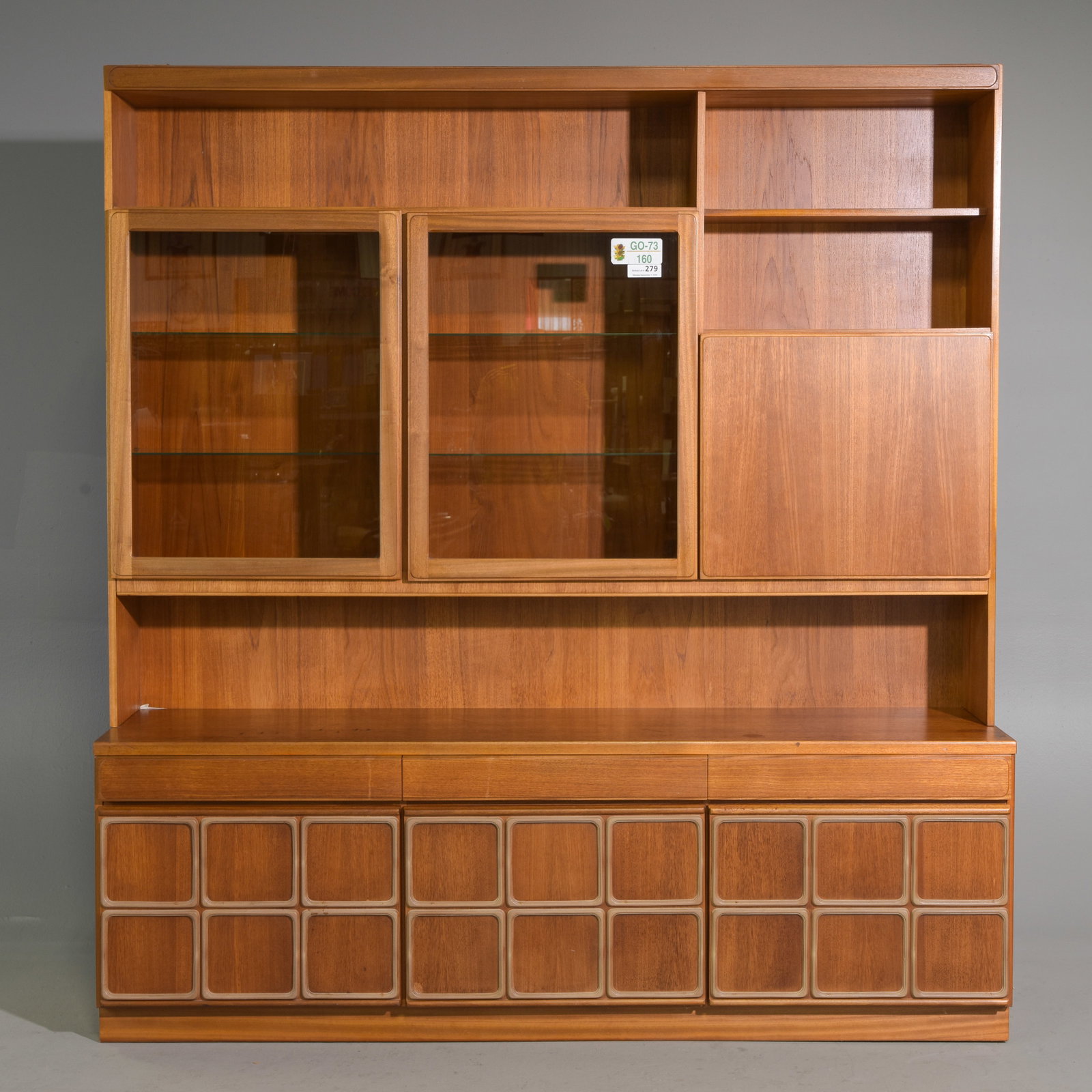 Mid Century Modern Cocktail Cabinet / Wall Unit (1 of 8)