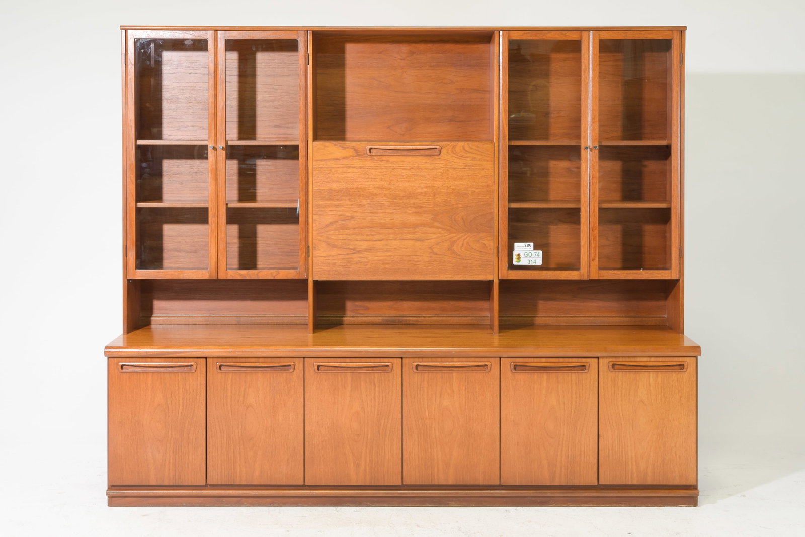 Mid Century Modern Bookcase / Wall Unit (1 of 11)