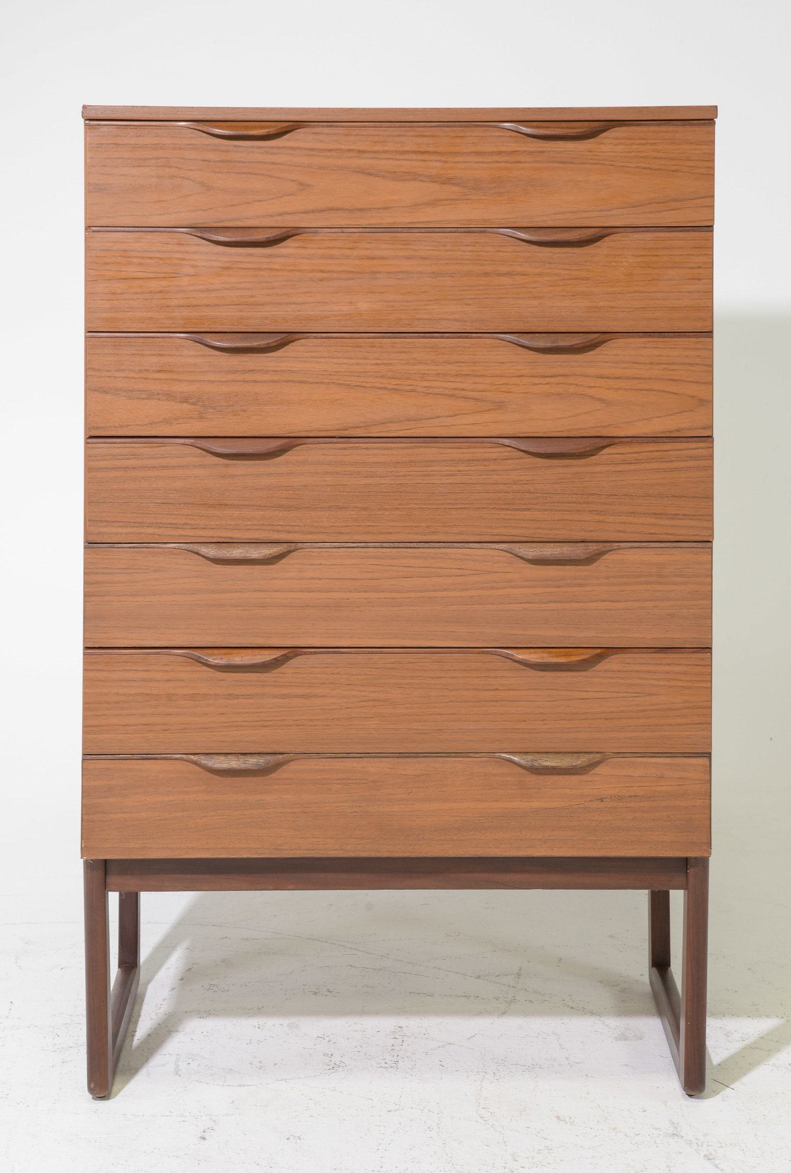 Mid Century Modern Laminate 7 Drawer Chest: Danish Modern Style Laminate 7 Drawer Chest - 47 in tall x 29.5 x 18