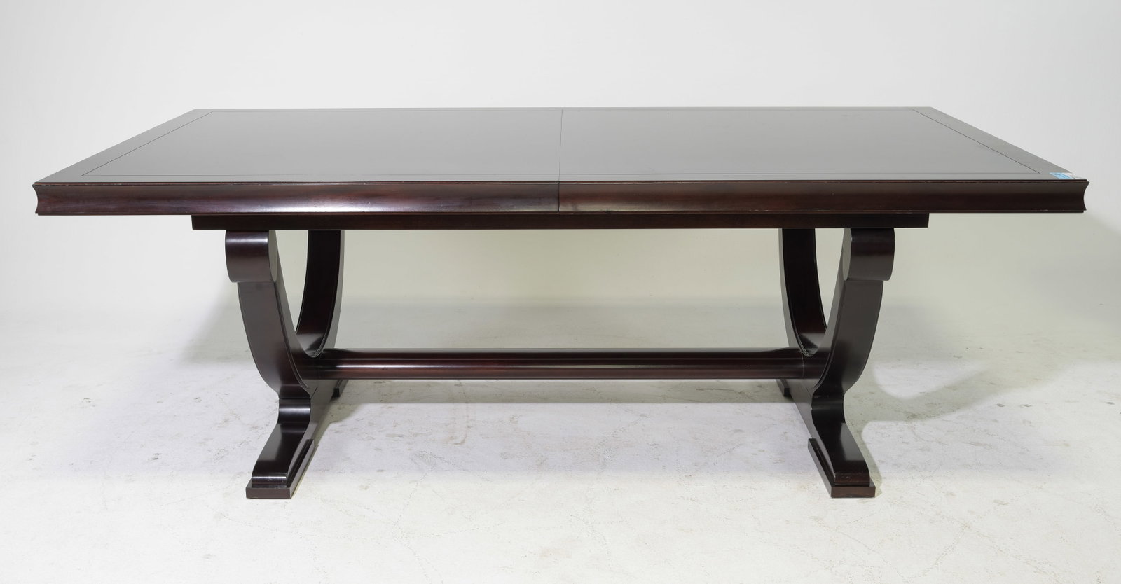 Baker Furniture Dining Table with Two Leaves: This mahogany dining table is part of the Barbara Berry Collection by Baker Furniture and includes two insertable leaves - 30.5 in tall x 86 x 46, Leaves add an additional 20 inches each, Floor to