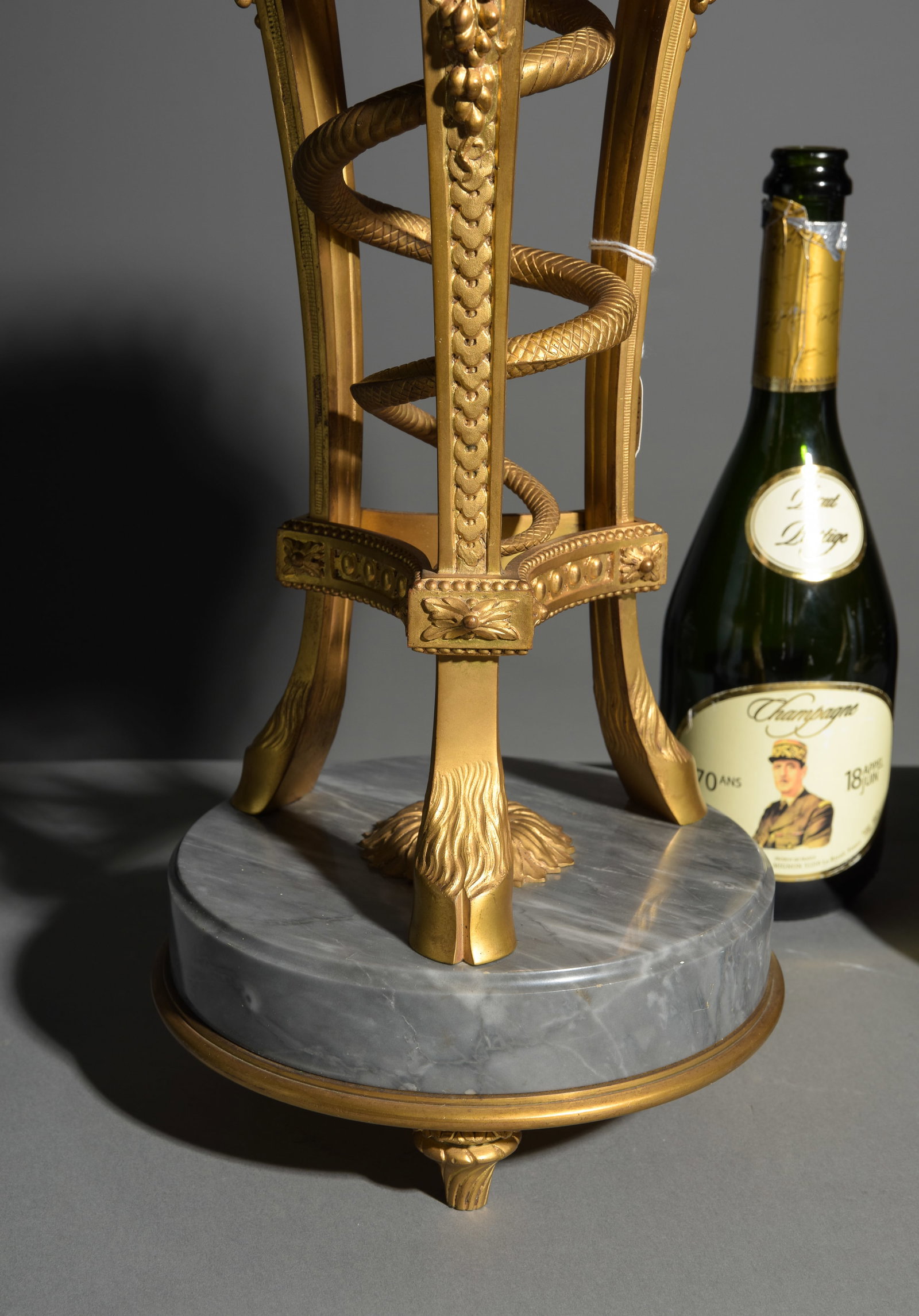 Extremely Fine Pair of Ant. French Brz. Dore’ Mounted Marble Parfum Burners, 19th C. - 3