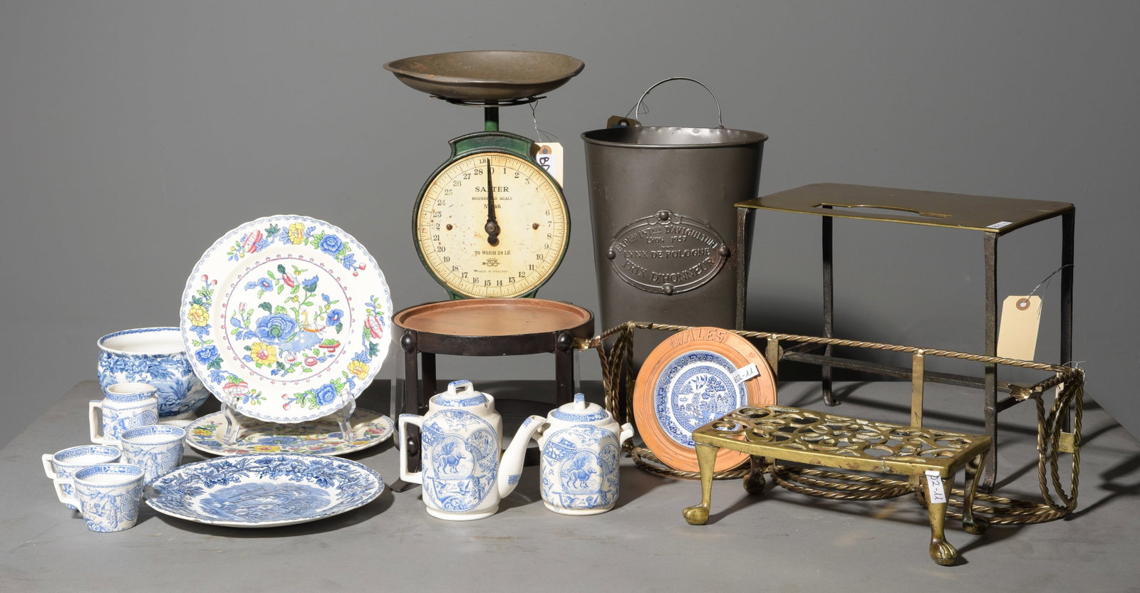 17pcs - Trivets, Blue & White China, Etc.: 17pcs - Trivets, Blue & White China, Etc. - 10.5 in tall x 12.5 x 7, 11.5 in tall x 9 inch diameter