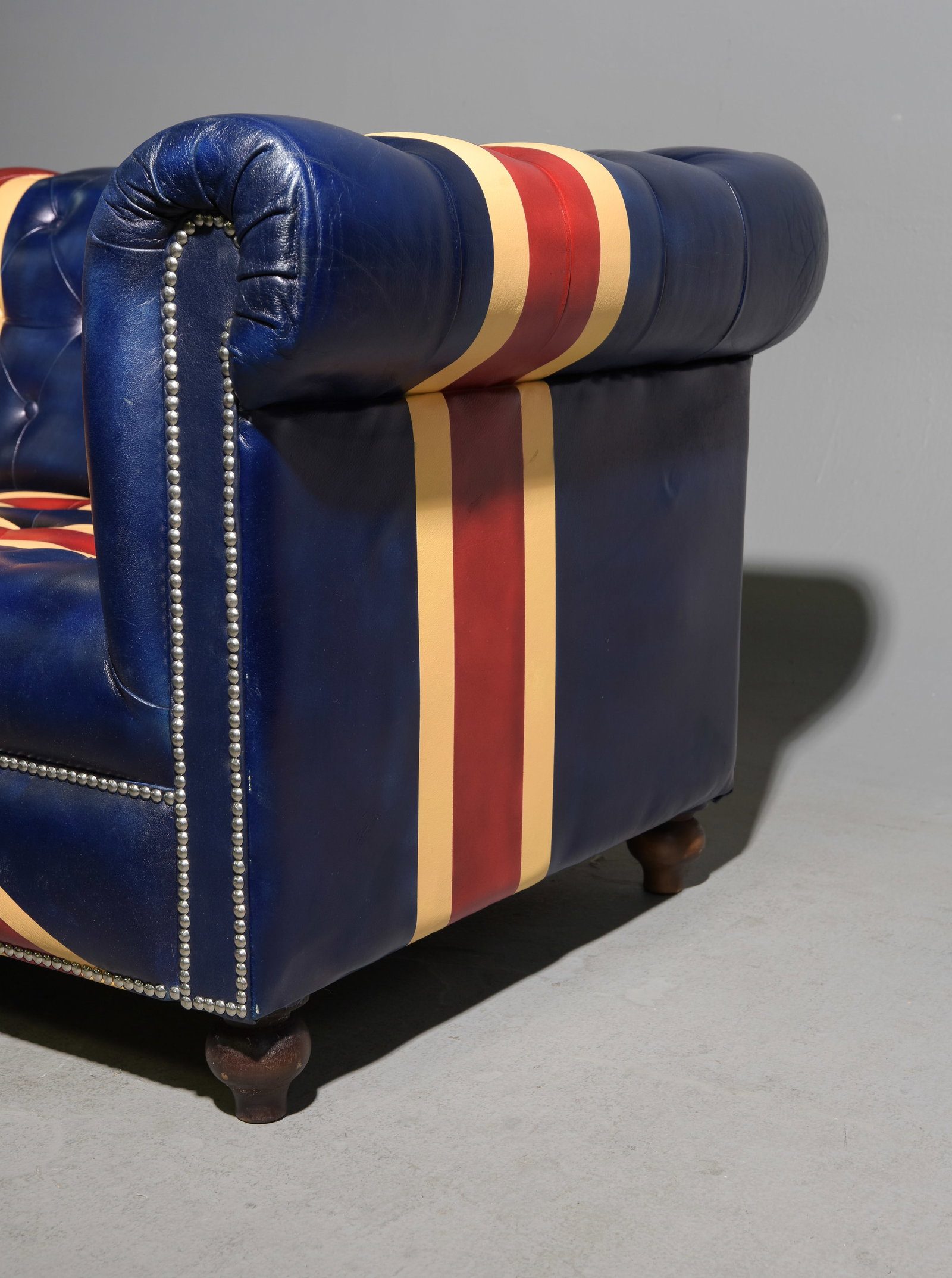 Union Jack Leather Button Tufted Sofa - 4