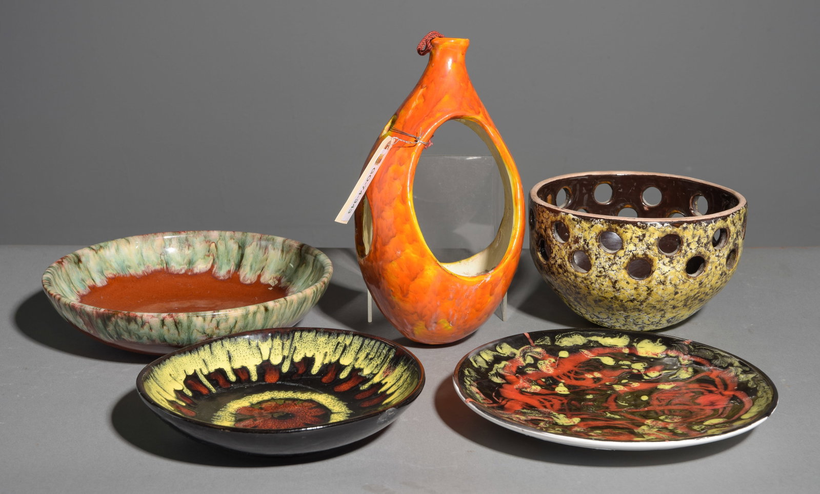 5pcs Assorted Hungarian Pottery Bowls, Plates, Etc. (1 of 8)