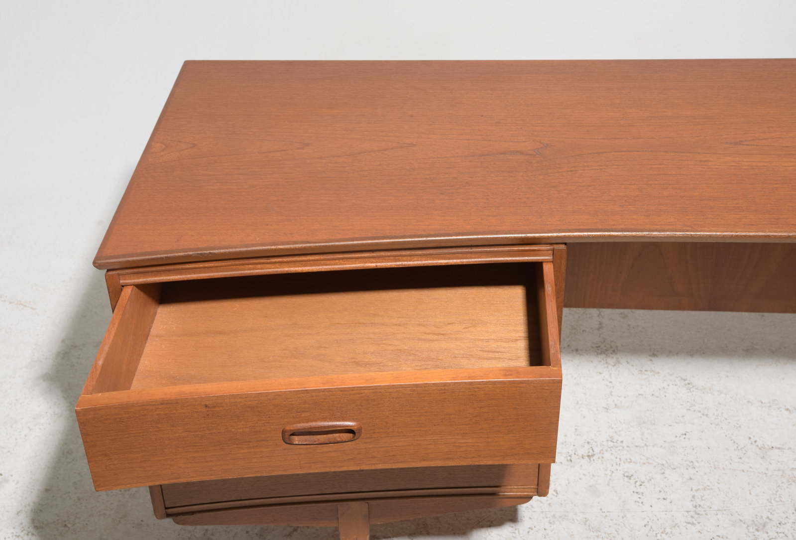 Mid Century Modern Concave Dressing Table - 2