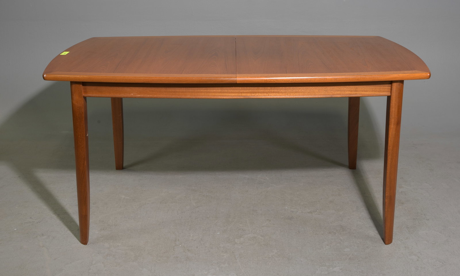 Mid Century Modern Table with 2 Insertable Leaves (1 of 4)