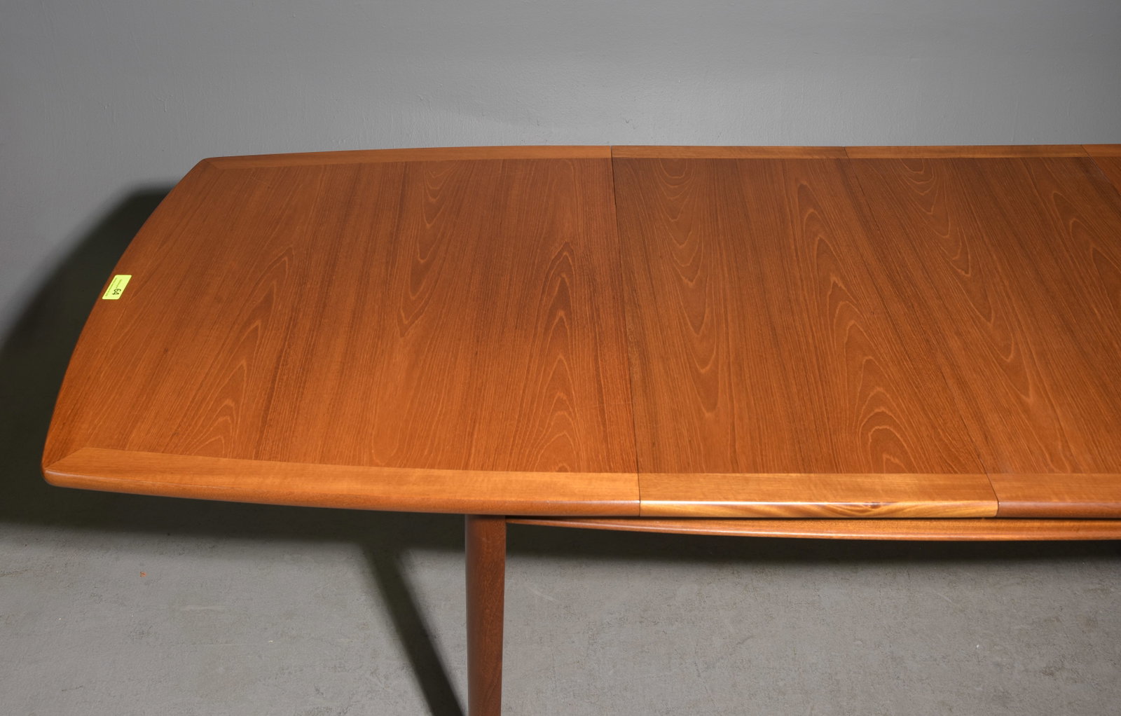 Mid Century Modern Table with 2 Insertable Leaves - 3