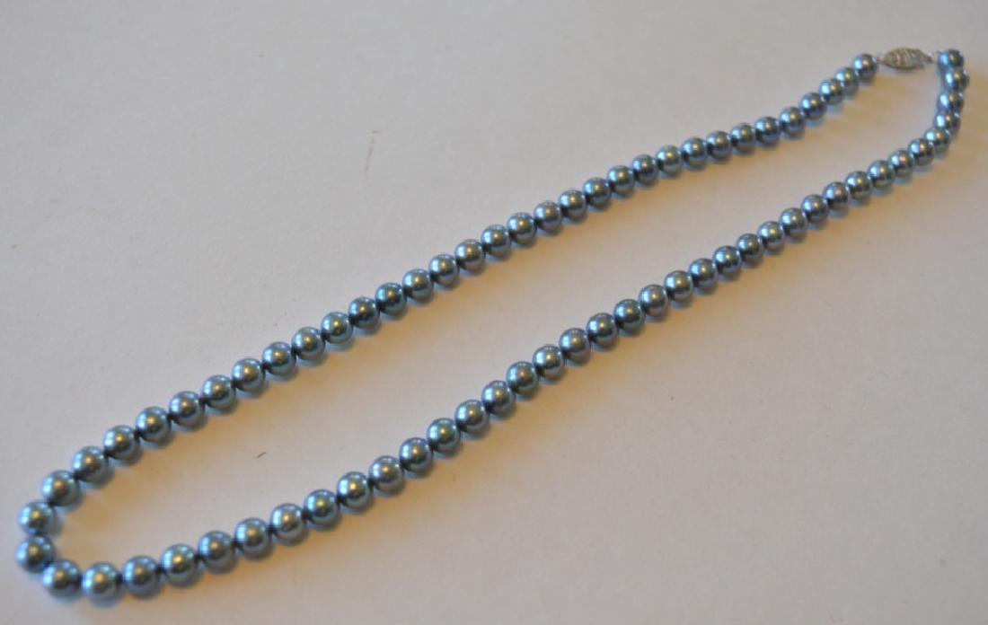 Tahitian Pearl Necklace: Single strand tahitian pearl necklace