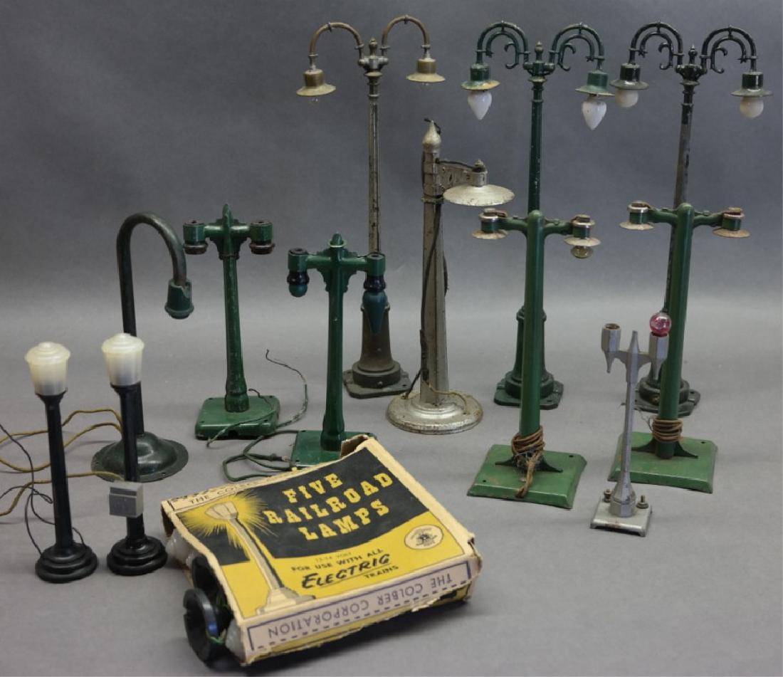 Lot of 9 Electric RR Street Lamp Accessories (1 of 20)