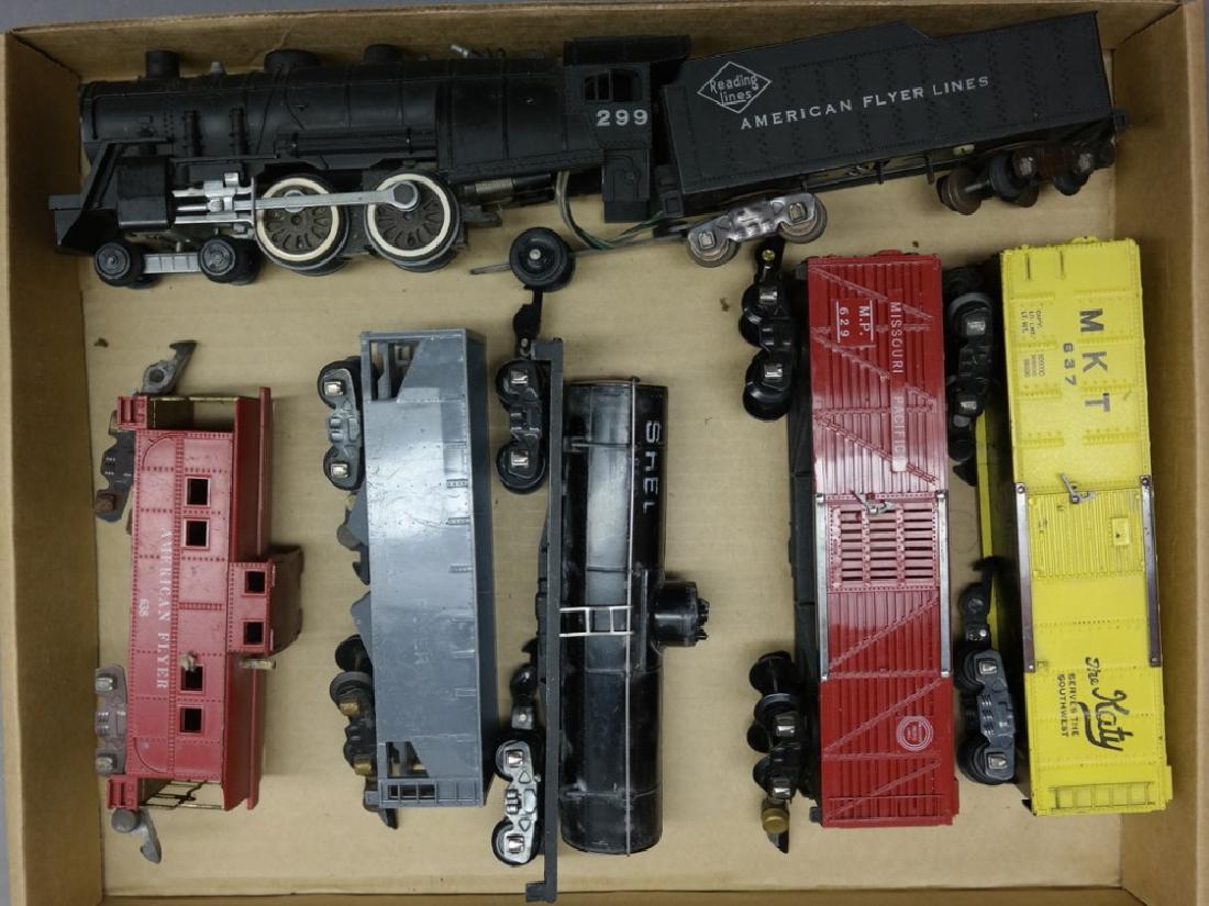 American Flyer 299 Engine w/4 Cars & Caboose: 299 engine & tender, MKT 637 box car, livestock car, tanker car, coal car, caboose