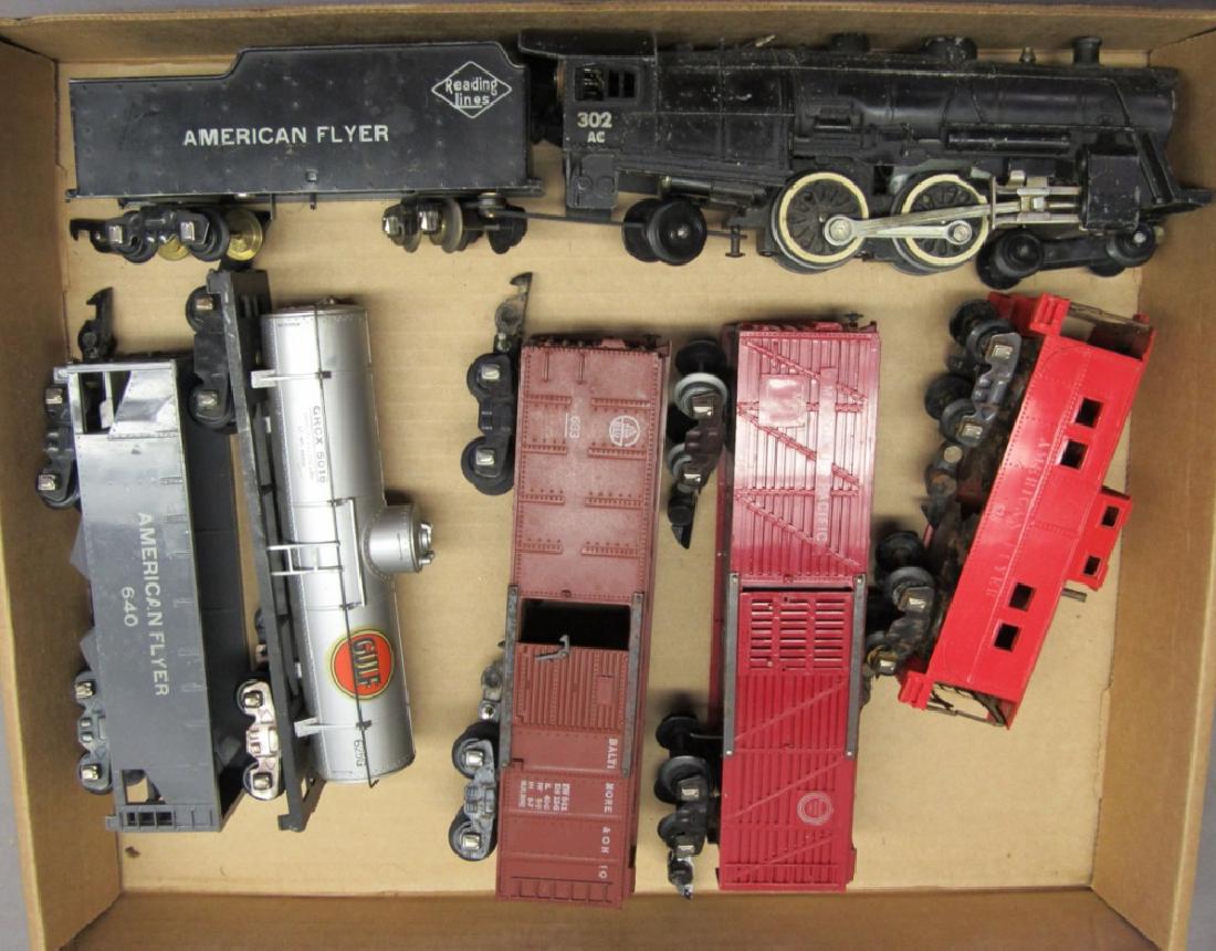 American Flyer 302 Engine w/4 Cars & Caboose (1 of 7)