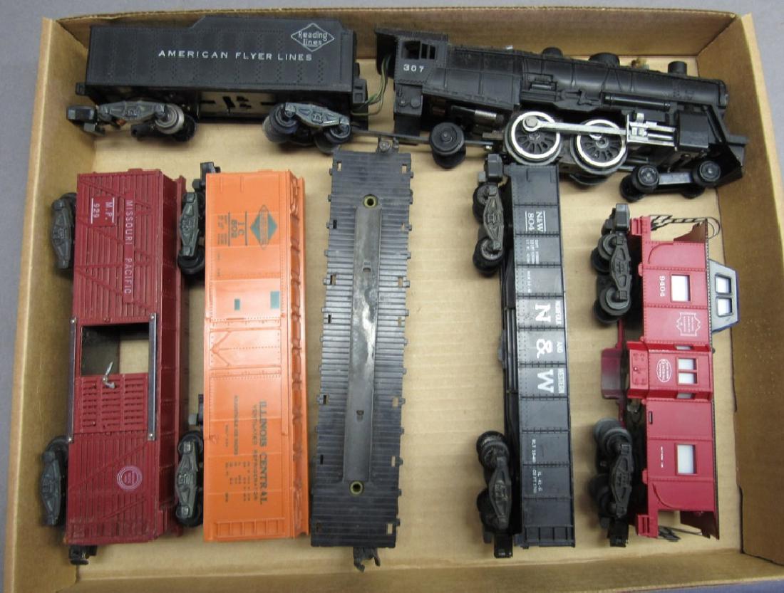 American Flyer 307 Engine w/4 Cars & Deluxe Caboos (1 of 6)