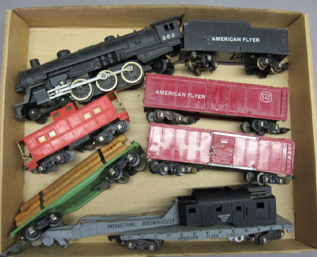 American Flyer 282 Engine w/4 cars & Caboose (1 of 8)