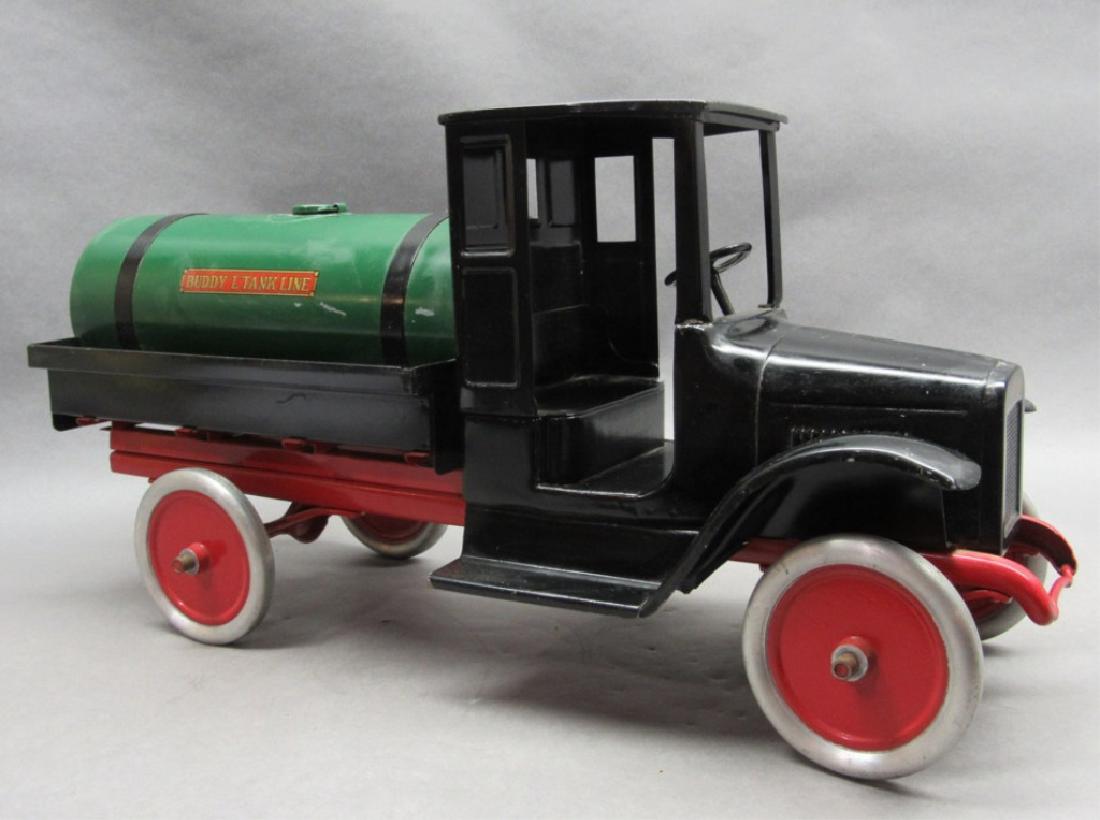 Buddy L Tanker Truck, restored: 25", restored, some pitting showing under the paint. See pictures.