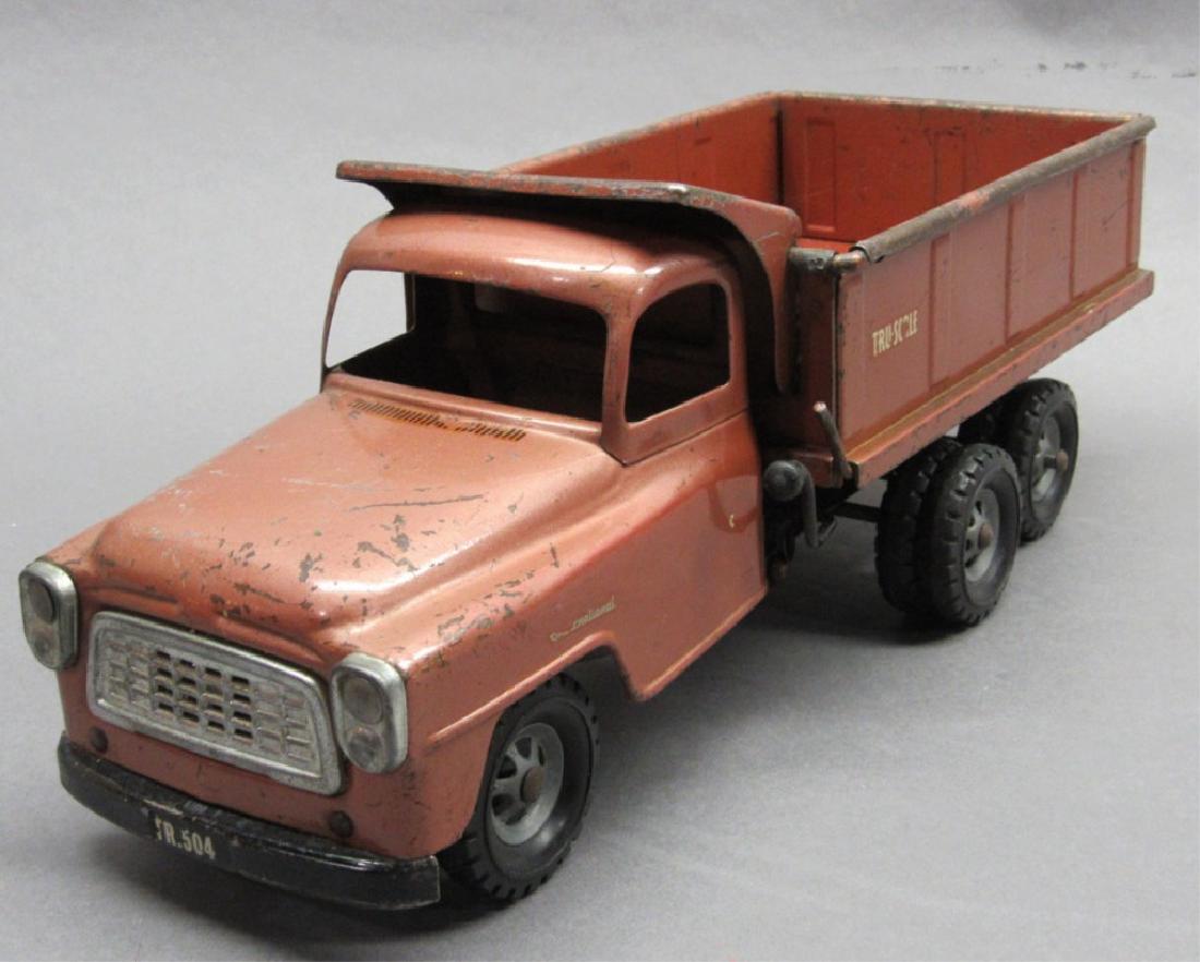 Tru Scale IH Dump truck Tandem Axle- Bronze (1 of 7)