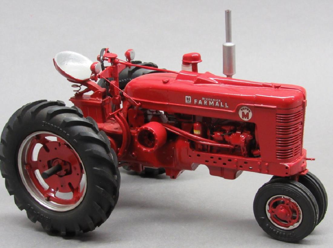 McCormick Farmall M Diecast Tractor 1989 (1 of 7)