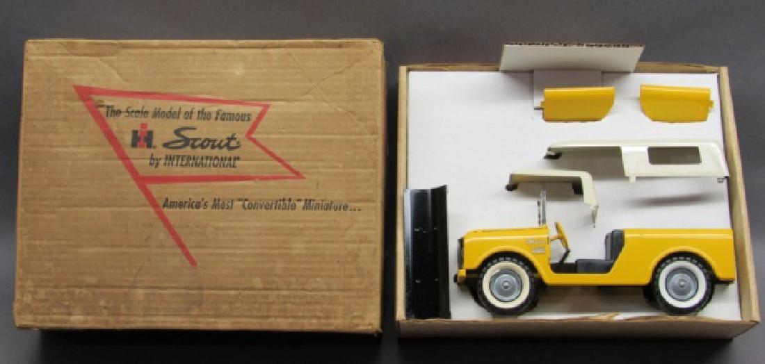 Eska Tru-Scale Yellow Scout International Jeep w/ (1 of 12)