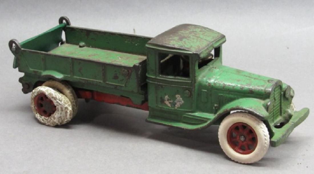 1931 Arcade International Dump Truck w/ Duals (1 of 7)