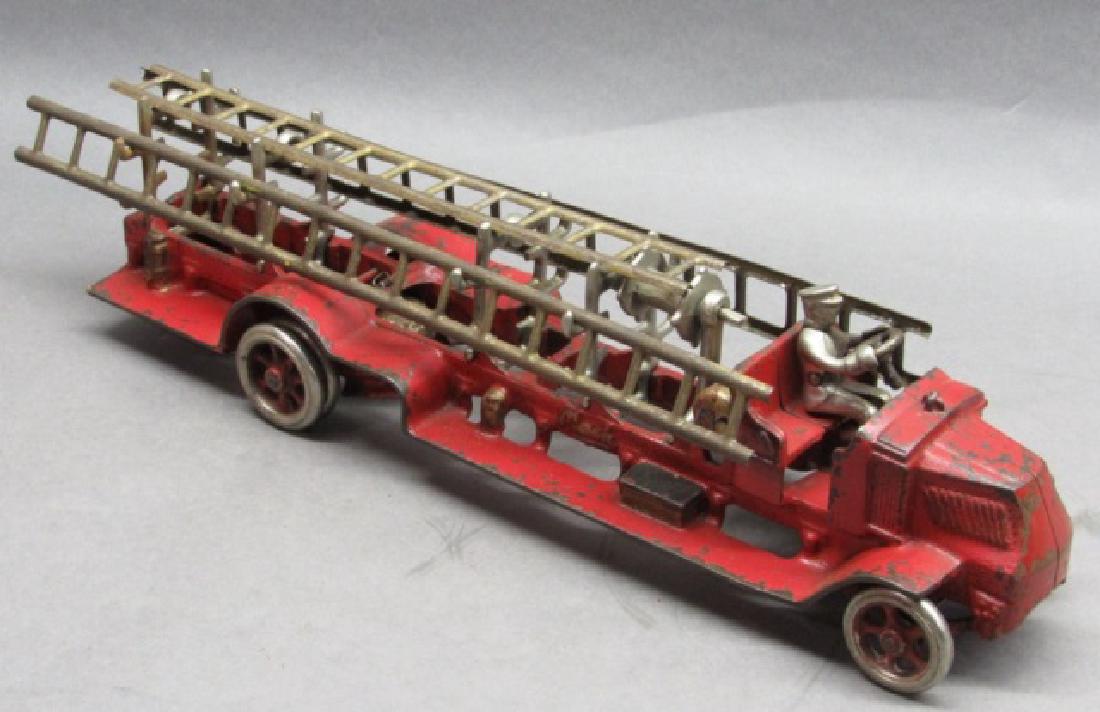1929 Arcade Mack Fire Apparatus Truck (1 of 11)