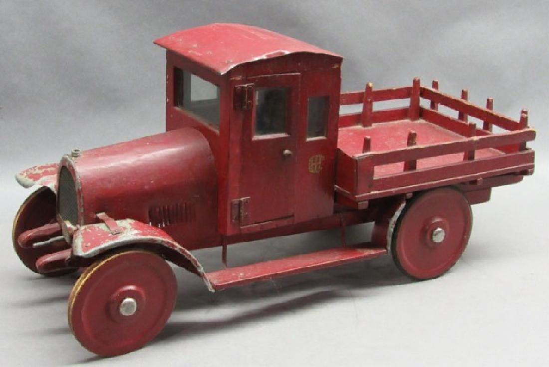 Custom Red Case IH Wooden Stake Truck (1 of 11)