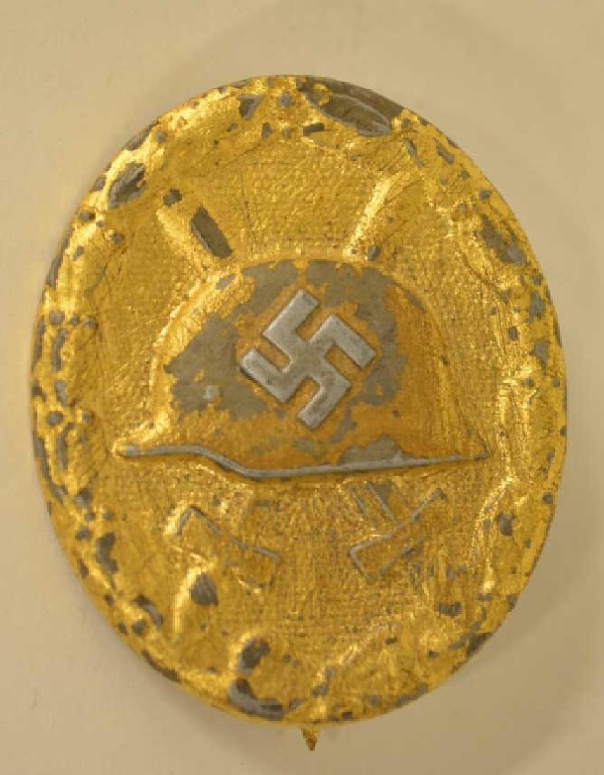 WWII German Gold Wound Badge (1 of 2)