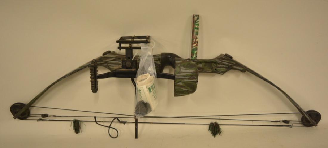 Bear Whitetail II Compound Bow (1 of 5)