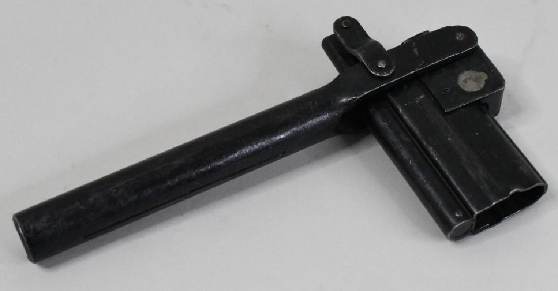 WWII German Luger P08 Snail Drum Magazine Loader: Nice original condition German Luger P08 snail drum magazine loader. Loader is proof marked. (435)