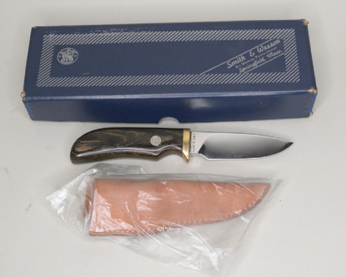 Vintage Smith & Wesson Skinner Knife With Sheath
