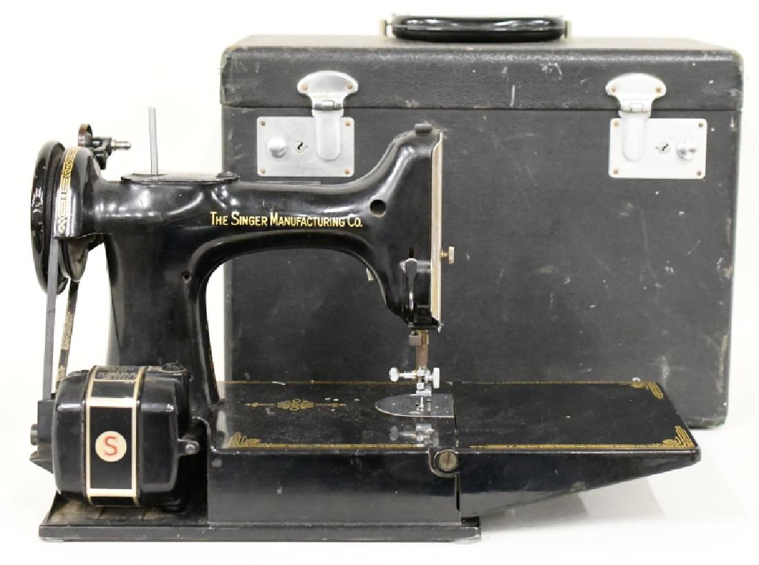 Vintage Singer No.221 Featherweight Sewing Machine (1 of 9)