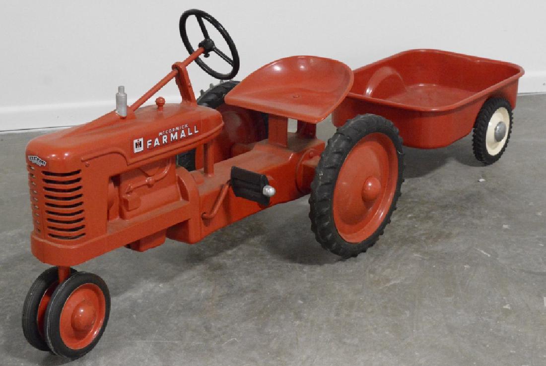farmall 560 pedal tractor