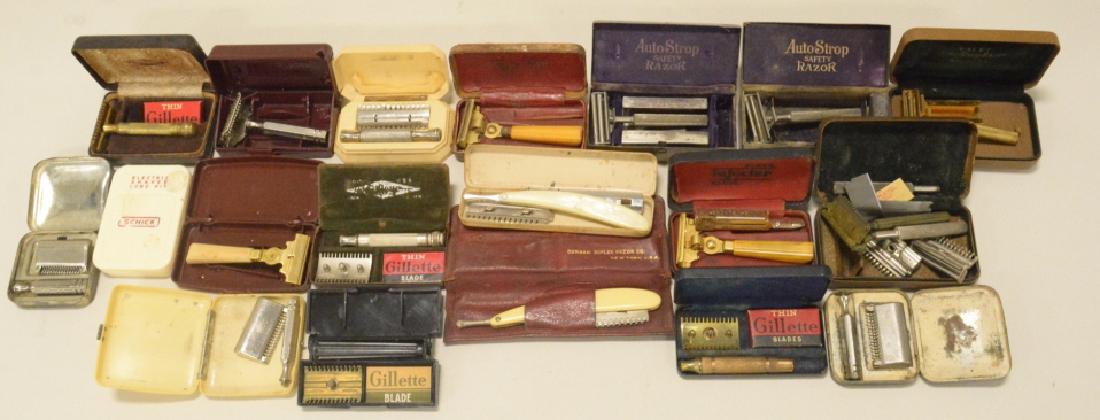Lot of Vintage Razor Blades in Cases (1 of 4)