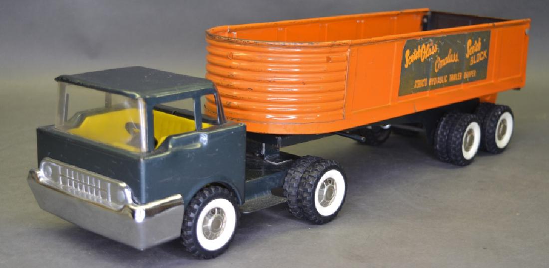structo hydraulic dump truck