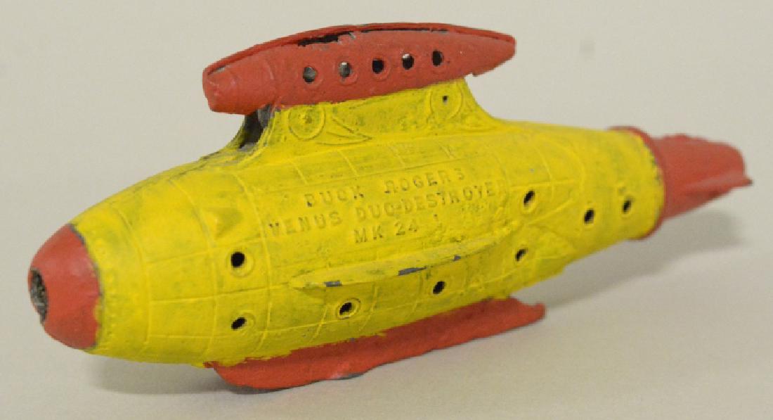 TootsieToy Buck Rogers Venus Duo-Destroyer #MK 24L: Vintage TootsieToy Buck Rogers Venus Duo-Destroyer #MK 24 L. Nice condition. Has been repainted. Overall displays nice. Measures approximately 5" long.