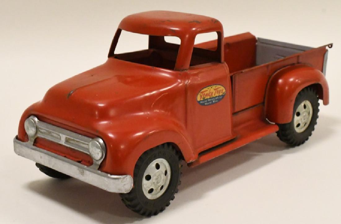 red tonka truck